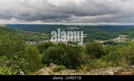 Bei Kallenfels, Rheinland-Pfalz, Deutschland - 01. Juli 2021: Blick aus den KirnDolomiten Stockfoto