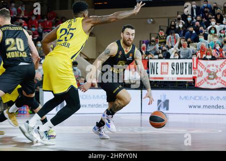 Monaco. 25.. Februar 2022. Mike James von Monaco während des Euroleague-Basketballspiels von TURKISH Airlines zwischen AS Monaco Basket und Fenerbahce Beko Istanbul am 25. Februar 2022 im Salle Gaston Médecin in Monaco - Foto Mathieu Coquillet / DPPI Credit: DPPI Media/Alamy Live News Stockfoto