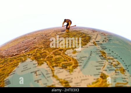 Miniaturskifahrer im asiatischen Raum Stockfoto
