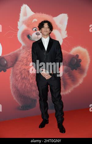 Rom, Italien. 25.. Februar 2022. Manuel besucht den roten Teppich des Disney-Films Red im Space Cinema Moderno. Kredit: SOPA Images Limited/Alamy Live Nachrichten Stockfoto