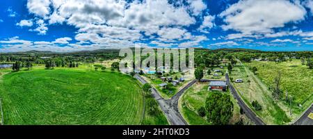 Schöner Panoramablick auf die ländliche Landschaft der Stadt Emmaville, NSW, Australien Stockfoto