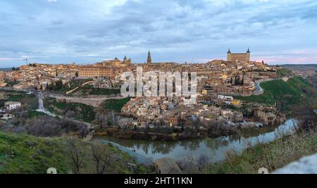 Stadtbild von Toledo mit Gebäuden und Kathedralen in Castilla-La Mancha, Spanien Stockfoto