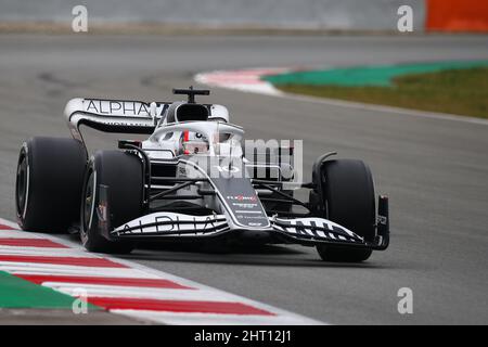 Barcelona, Spanien. 25.. Februar 2022. Pierre Gasly von AlphaTauri während des dritten Tages von F1 Tests auf dem Circuit de Barcelona-Catalunya am 25. Februar 2022 in Barcelona, Spanien. Quelle: Marco Canoniero/Alamy Live News Stockfoto