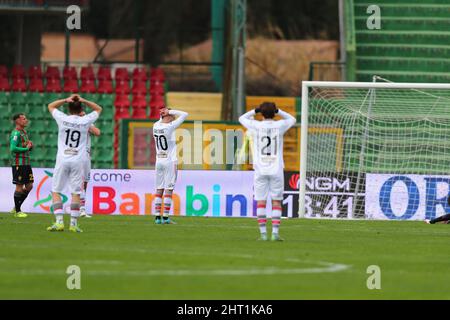Terni, Italien. 26. Feb, 2022. Enttäuschung Cremonese während Ternana Calcio vs US Cremonese, Italienisches Fußballspiel der Serie B in Terni, Italien, Februar 26 2022 Quelle: Independent Photo Agency/Alamy Live News Stockfoto