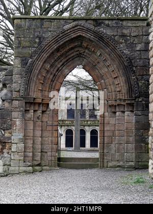 Überreste des Ostprozessionstors in Kilwinning Abbey, Kilwinning, North Ayrshire, Schottland, Großbritannien Stockfoto