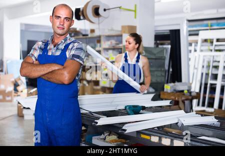 Portrait des Managers der Werkstatt Stockfoto
