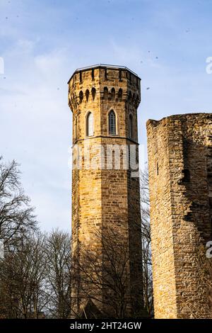 Vertikale Aufnahme des Vincketurms. Historisches Wahrzeichen in Dortmund, Deutschland. Stockfoto