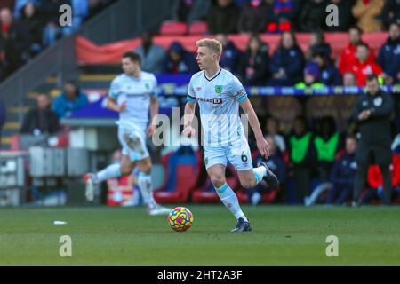 26.. Februar 2022 ; Selhurst Park, Crystal Palace, London, England; Premier League Football, Crystal Palace gegen Burnley: Ben Mee von Burnley Stockfoto