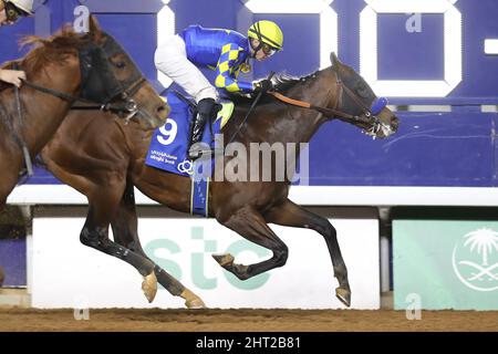 Riad, USA. 26.. Februar 2022. 26. Februar 2022: Pinehurst #9 mit Flavien Prat gewinnt am 26.. Februar 2022 auf der King Abdulaziz Racecourse in Riad, Saudi-Arabien, das Saudi-Derby. Shamela Hanley/Eclipse Sportswire/CSM/Alamy Live News Stockfoto