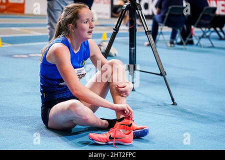 APELDOORN, NIEDERLANDE - 26. FEBRUAR: Cathelijn Peeters tritt beim NK Atletiek am 26. Februar 2022 im Omnisport in Apeldoorn, Niederlande, an. (Foto von Andre Weening/Orange Picles) Stockfoto