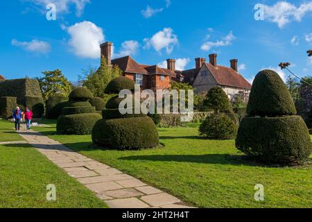 Winter in Great Dixter, Northiam, East Sussex, Großbritannien, das Haus und die Gärten des verstorbenen Christopher Lloyd, des gefeierten Gartenschriftstellers Stockfoto