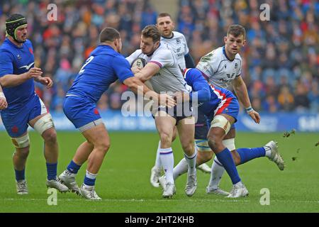 Edinburgh, Schottland, 26.. Februar 2022. Mark Bennett aus Schottland und Julien Marchand aus Frankreich während des Guinness 6 Nations Spiels im Murrayfield Stadium, Edinburgh. Bildnachweis sollte lauten: Neil Hanna / Sportimage Kredit: Sportimage/Alamy Live News Stockfoto