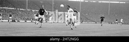 Finale des Europapokal der Pokalsieger im Wembley-Stadion. West Ham United 2 V 1860 München 0. Aktion aus dem Spiel. 19. Mai 1965. Stockfoto