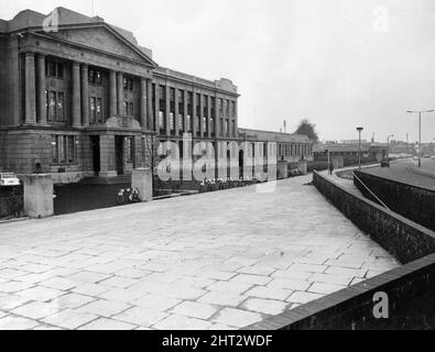 Coventry Technical College, in the Butts, Coventry, 24.. November 1966. Weitere Informationen:- das Coventry Technical College wurde 1935 eröffnet. Das ikonische Gebäude im klassischen Stil kostete nur £183.000. Es wurde City College Coventry in 2002 und fusionierte mit Tile Hill College. Stockfoto