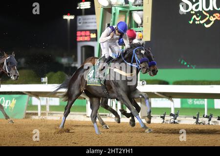 Riad, USA. 26.. Februar 2022. 26. Februar 2022: Emblem Road #4 mit Wigberto Ramos gewinnt am 26.. Februar 2022 den Saudi-Cup auf der King Abdulaziz Racecourse in Riad, Saudi-Arabien. Shamela Hanley/Eclipse Sportswire/CSM/Alamy Live News Stockfoto