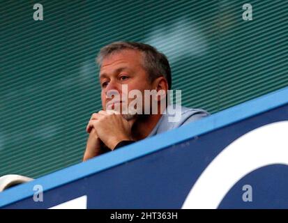 Aktenfoto vom 03-10-2015 des Chelsea-Besitzers Roman Abramovich. Der Inhaber von Chelsea, Roman Abramovich, sagt in einer Erklärung, er gebe den Treuhändern der gemeinnützigen Stiftung Chelsea die Verantwortung und Pflege des Clubs. Ausgabedatum: Samstag, 26. Februar 2022. Stockfoto