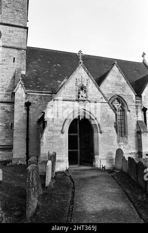 St Martin's Church in Bladon, Oxfordshire. Begräbnisstätte von Mitgliedern der Familie Churchill. 25.. Januar 1965. Stockfoto