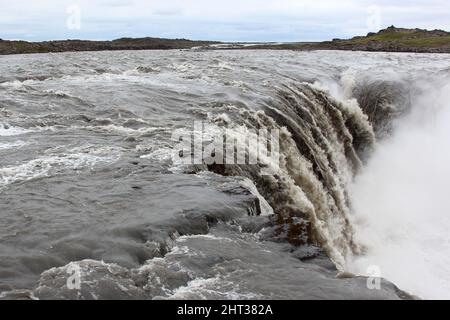 Insel - Dettifoss-Wasserfall und Jökulsárgljúfur-Schlucht / Iceand - Dettifoss-Wasserfall und Jökulsárgljúfur-Schlucht / Stockfoto