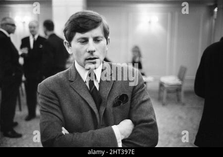 Roman Polanski, französischer polnischer Filmregisseur des britischen psychologischen Horrors Repulsion, der heute Abend, Donnerstag, 10.. Juni 1965, im Rialto Cinema Premiere hat. Stockfoto