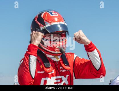 St. Petersburg, Usa. 26.. Februar 2022. Scott McLaughlin feiert, nachdem er am Samstag, den 26. Februar 2022 in St. Petersburg, Florida, den Pole für den Firestone Grand Prix von St. Petersburg 2022 gewonnen hat. Foto von Edwin Locke/UPI Credit: UPI/Alamy Live News Stockfoto