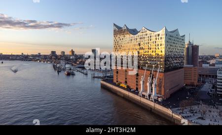 Luftaufnahme der Hamburger Elbphilharmonie im Februar 2022 Stockfoto