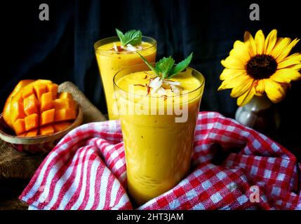 Joghurtgetränk Mango Lassi Stockfoto
