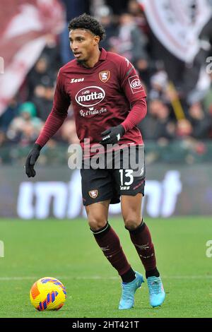 Salerno, Italien. 26.. Februar 2022. Ederson Spieler von Salernitana, während des Spiels der italienischen SerieA Meisterschaft zwischen Salernitana gegen Bologna, Endergebnis Salernitana 1, Bologna 1. Das Spiel wird im Arechi-Stadion gespielt. Salerno, Italien, 26. Februar 2022. Quelle: Vincenzo Izzo/Alamy Live News Stockfoto