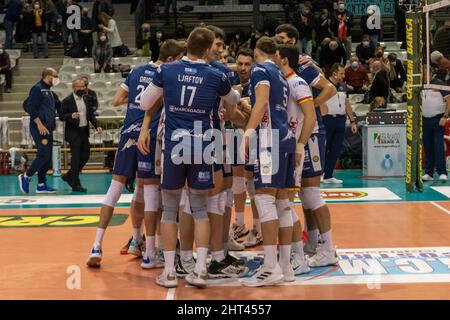 Ravenna, Italien. 26.. Februar 2022. Consa RCM Ravenna während des Consar Ravenna vs NBV Verona, Volleyball Italienische Serie A Männer Superliga Meisterschaft in Ravenna, Italien, Februar 26 2022 Quelle: Independent Photo Agency/Alamy Live News Stockfoto