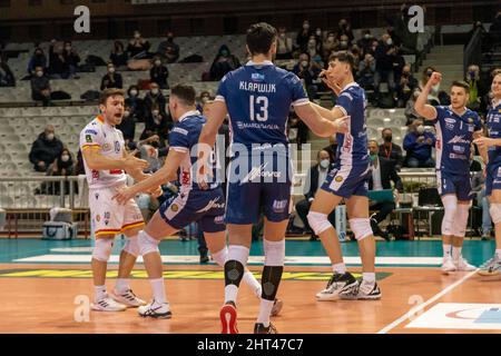 Ravenna, Italien. 26.. Februar 2022. Jubel Ravenna während des Consar Ravenna vs NBV Verona, Volleyball Italienische Serie A Männer Superliga Meisterschaft in Ravenna, Italien, Februar 26 2022 Quelle: Independent Photo Agency/Alamy Live News Stockfoto