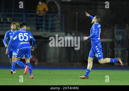 Carlo Castellani Stadium, Empoli, Italien. 26.. Februar 2022. Serie A Championship Football, Empoli gegen Juventus ; Andrea La Mantia von Empoli feiert nach dem Tor das Tor Credit: Action Plus Sports/Alamy Live News Stockfoto