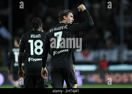 Carlo Castellani Stadium, Empoli, Italien. 26.. Februar 2022. Serie A Championship Football, Empoli gegen Juventus ; Dusan Vlahovic von Juventus feiert nach seinem Tor für 1-2 in der 45.-minütigen Gutschrift: Action Plus Sports/Alamy Live News Stockfoto