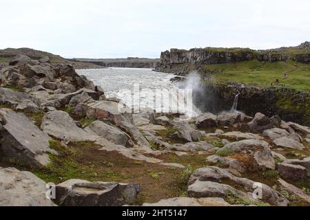 Insel - Dettifoss-Wasserfall und Jökulsárgljúfur-Schlucht / Iceand - Dettifoss-Wasserfall und Jökulsárgljúfur-Schlucht / Stockfoto