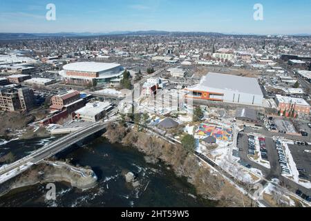 Eine Luftaufnahme des Podests, der Austragungsort der USA Indoor Track and Field Championships (rechts) und der Spokane Veterans Memorial Arena, Samstag, Feb Stockfoto