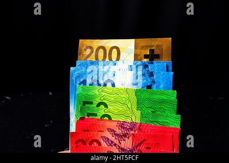 Nahaufnahme von 200, 100, 50 und 20 schweizer Banknoten Stockfoto