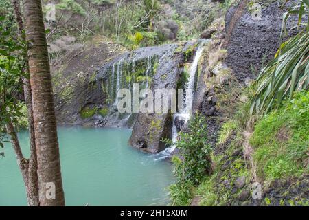 Der Blick auf die Wainamu oder Waitohi Wasserfälle, Neuseeland. Stockfoto