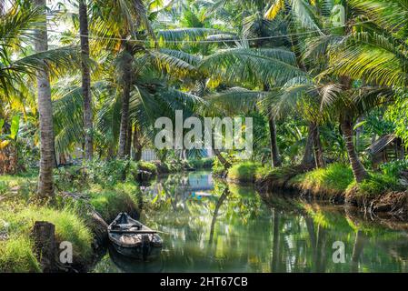 Kerala, Indien - Januar 2022: Die Backwaters um Munroe Island Stockfoto