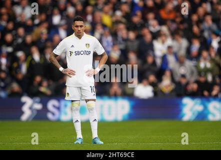 Raphinha von Leeds United scheint während des Spiels in der Premier League in der Elland Road, Leeds, niedergeschlagen zu sein. Bilddatum: Samstag, 26. Februar 2022. Stockfoto