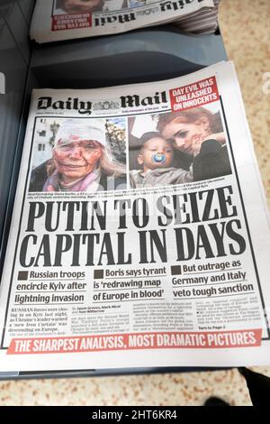 Daily Mail Zeitung Schlagzeile Titelseite 'Putin will Kapital in Tagen ergreifen' Kiew-Invasion Wladimir Putin Russland Ukraine-Krieg 25. Februar 2022 London Großbritannien Stockfoto