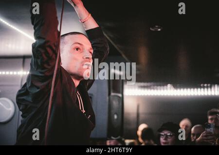 Newcastle, Großbritannien. 26.. Februar 2022. Die Leistungen werden beim Head of Steam in Newcastle upon Tyne, Großbritannien, durchgeführt. 26.. Februar 2022. Kredit: Thomas Jackson/Alamy Live Nachrichten Stockfoto