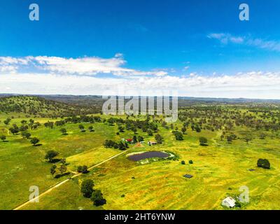 Schöne Luftaufnahme der grünen Natur von Emmaville, NSW, 2371, Australien. Stockfoto