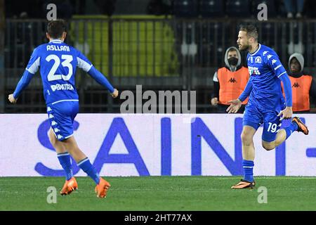 Empoli, Italien. 26.. Februar 2022. Andrea La Mantia von Empoli feiert nach dem Tor das Tor während des Fußballs Serie A Spiel, Stadion Carlo Castellani, Empoli V Juventus, 26.. Februar 2022 Photographer01 Kredit: Unabhängige Fotoagentur/Alamy Live News Stockfoto