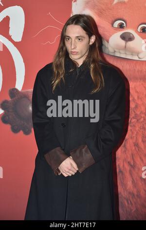 Rom, Italien. 25.. Februar 2022. ROM, ITALIEN - 25. FEBRUAR: Karacaz nimmt am 25. Februar 2022 in Rom, Italien, an der „Red“-Premiere im Cinema Moderno Teil. Kredit: dpa/Alamy Live Nachrichten Stockfoto