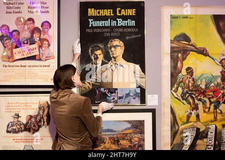 Bonhams Photocall für den Verkauf der Privatsammlung des britischen Schauspielers Sir Michael Caine Stockfoto