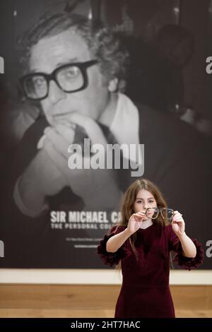 Bonhams Photocall für den Verkauf der Privatsammlung des britischen Schauspielers Sir Michael Caine Stockfoto