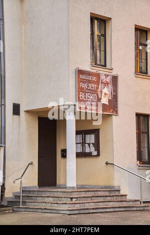 Vordereingang der Pfarrei, St. Matthäus der Apostel und Evangelist Kirche Stockfoto