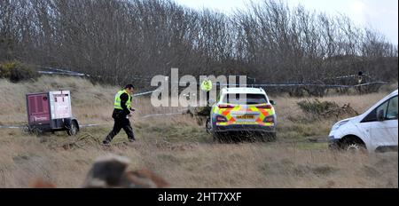 Ardeer, Stevenston, North Ayrshire, Schottland, Großbritannien. 27.. Februar 2022. Körper von Jamie Cannon in der Gegend von Ardeer in Stevenston gefunden. Nach einer umfangreichen Suche von 6 Monaten wurde am 26/02/22 in Stevenston in der Nähe des Afrikahauses eine Leiche entdeckt, von der man annimmt, dass sie die von Jamie Cannon sei. Kredit: CDG/Alamy Live Nachrichten Stockfoto