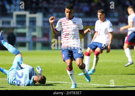 TURIN, ITALIEN, 27. FEBRUAR 2022. Dalbert von Cagliari Calcio während der Serie A Spiel zwischen Turin FC und Cagliari Calcio am 27. Februar 2022 in Olym Stockfoto