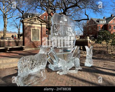 26. Februar 2022 - Governors Island, New York, NY, USA. Ice Sculpture Show auf Governors Island, eine der 2022 Winterdorf Veranstaltungen auf der Insel. Stockfoto