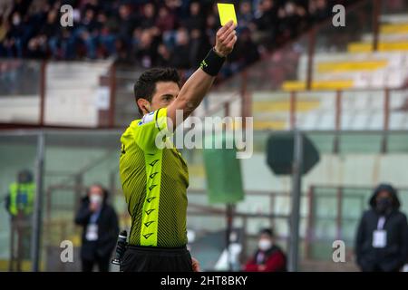 Reggio Calabria, Italien. 27.. Februar 2022. Luca Massimini refree during Reggina 1914 vs AC Pisa, Italian Soccer Serie B match in Reggio Calabria, Italy, February 27 2022 Credit: Independent Photo Agency/Alamy Live News Stockfoto