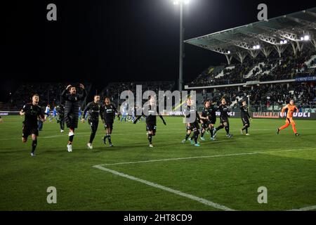 Empoli, Italien. 26.. Februar 2022. Juventus FC feiert während der italienischen Serie A 202122 Fußballspiel zwischen dem FC Empoli und dem FC Juventus im Castellani Stadium (Foto: Rafaele Conti/Pacific Press/Sipa USA) Quelle: SIPA USA/Alamy Live News Stockfoto